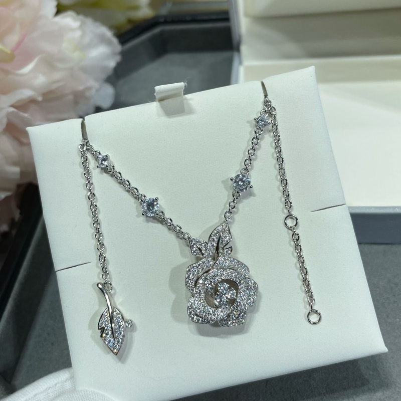 ch**an D*or necklaces